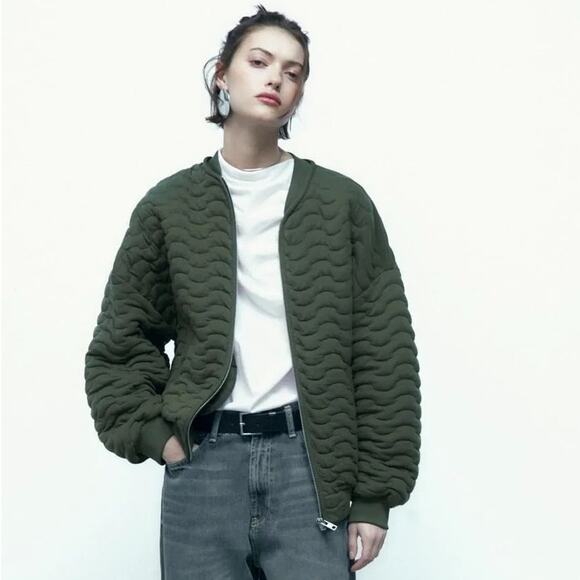 NEW Zara Full Zip Wavy Quilted Bomber Jacket Women's Size M Olive Green Full Zip - Picture 1 of 11